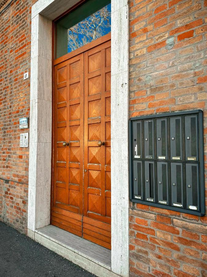 Апартаменты Accogliente Mansarda In Centro Storico Равенна Экстерьер фото